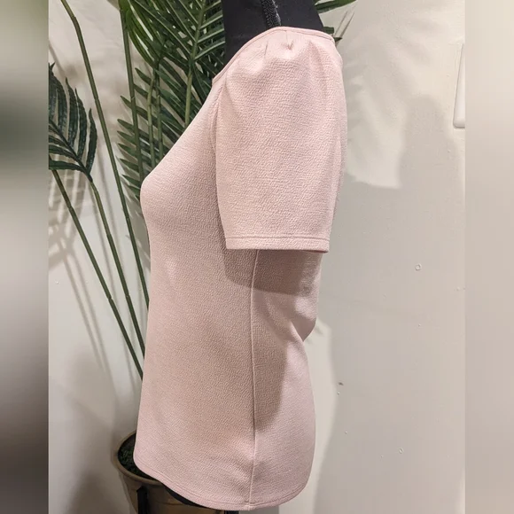 Too - Picture 2 of 7